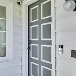 Centrally Located Portland Home Pets Welcome!