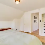 Centrally Located Portland Home Pets Welcome!