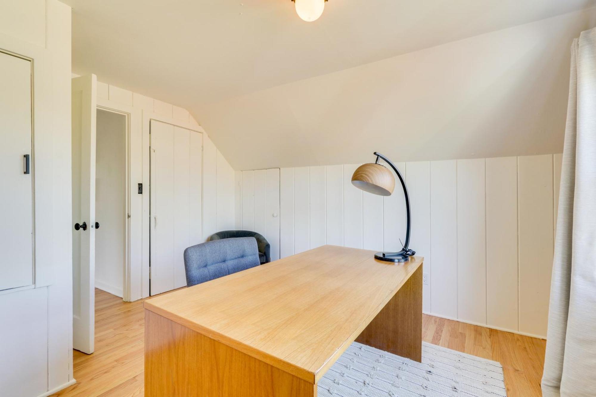 Centrally Located Pets Welcome!