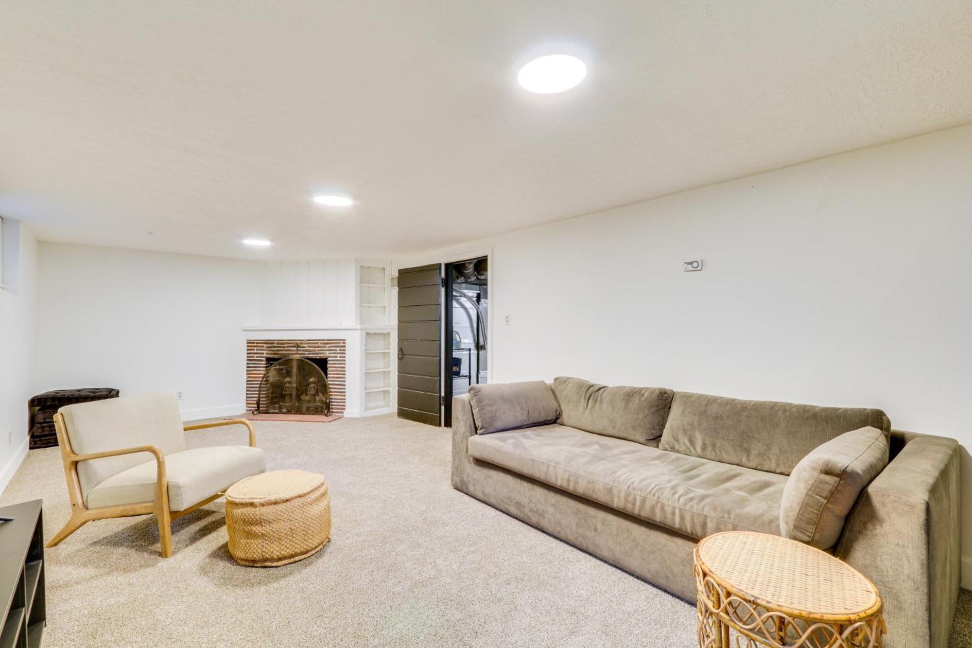 Holiday home Centrally Located Pets Welcome! *