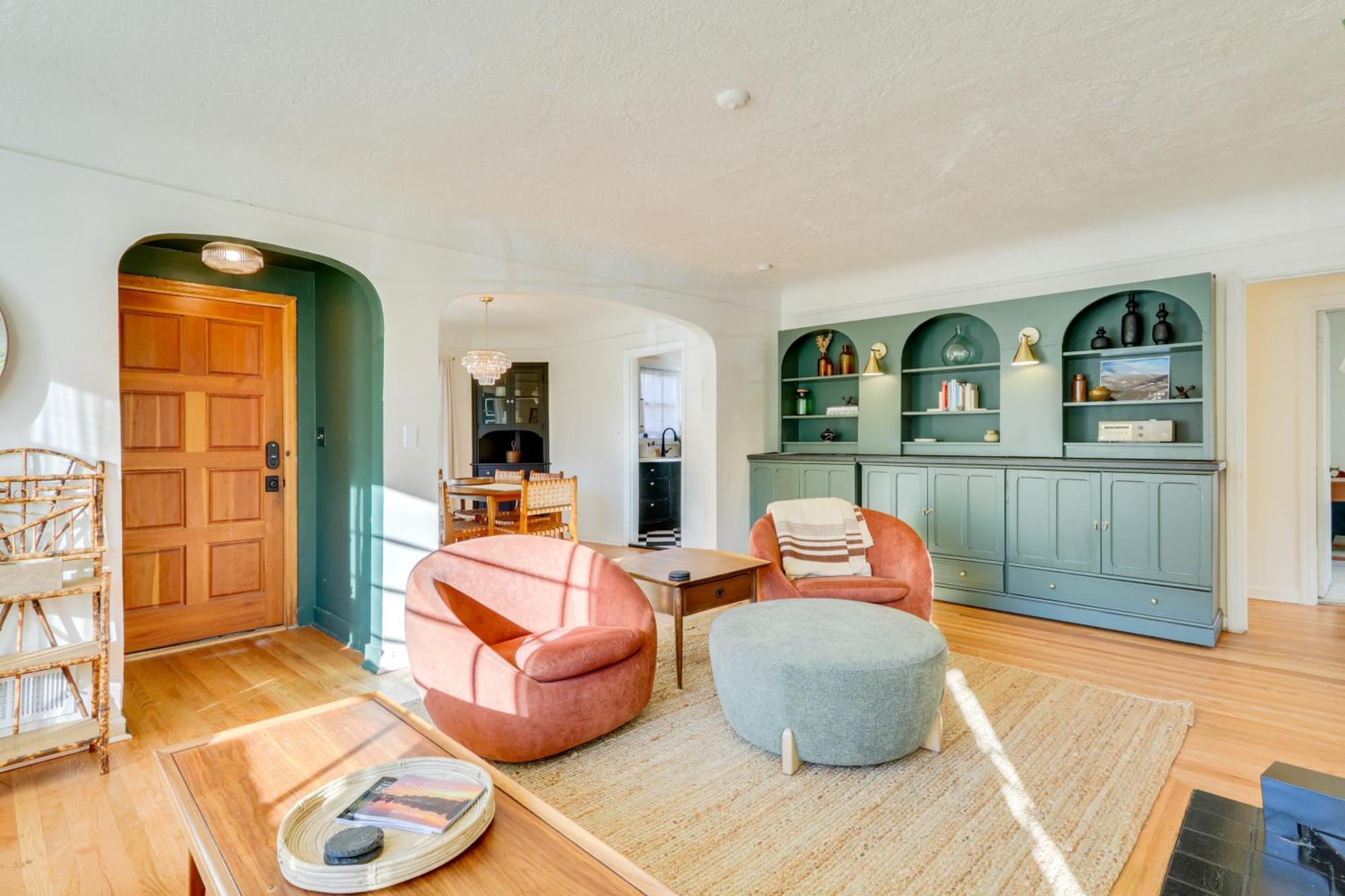 Holiday home Centrally Located Pets Welcome! *